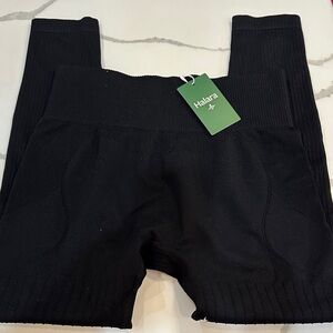 HALARA women’s Ribbed Black Leggings